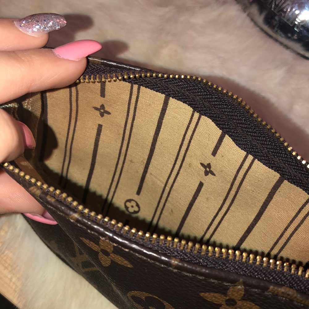 luis vuitton pouchette - Picture 3 of 4